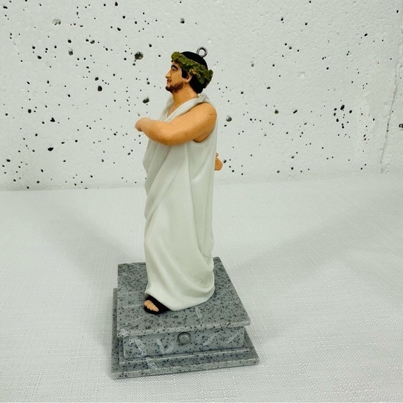 Hallmark Keepsake Animal House 2013 Toga - Picture 6 of 13